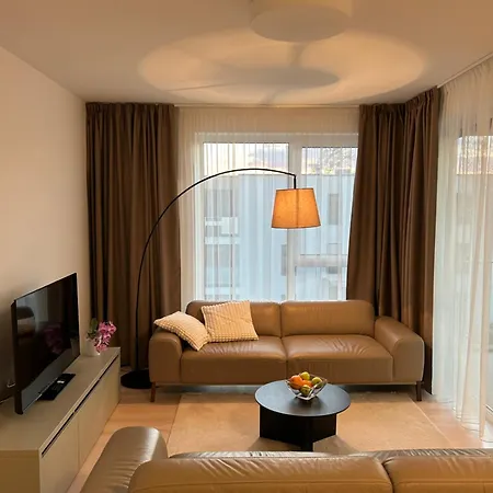 View 27 Apartment *